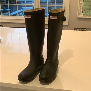 Black matte Hunter Boots